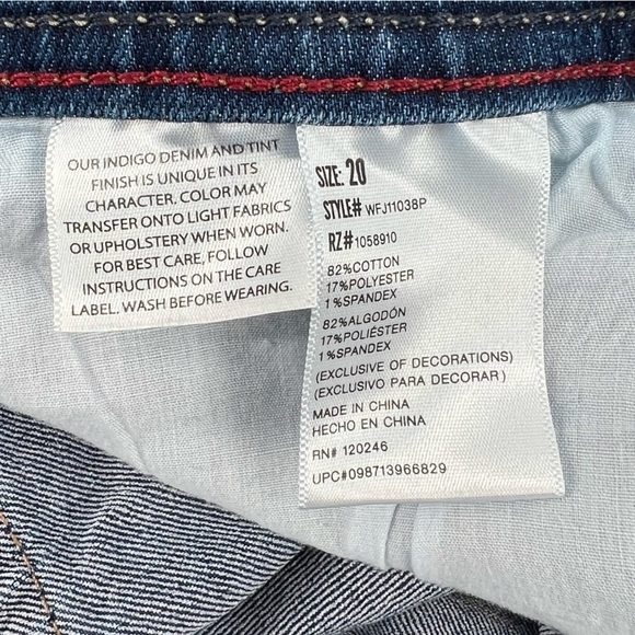 Wallflower Legendary Fit Cuffed Hem Bermuda Jean Shorts Size 20 Women’s - Picture 4 of 5